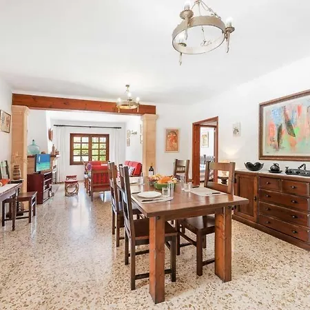 Sleeps 6 Pool Air Con Wifi Pollença