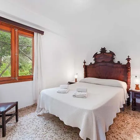 Sleeps 6 Pool Air Con Wifi